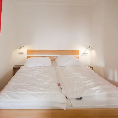 Bauch 4-2-4 - Strandappartements Am Leuchtturmweg *