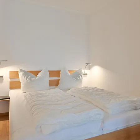 Bauch 4-2-4 - Strandappartements Am Leuchtturmweg *
