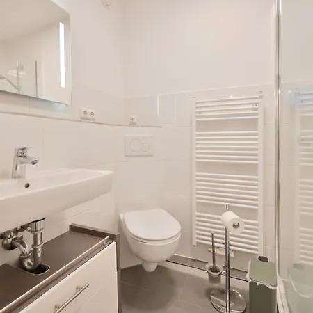 Bauch 4-2-4 - Strandappartements Am Leuchtturmweg * Kellenhusen